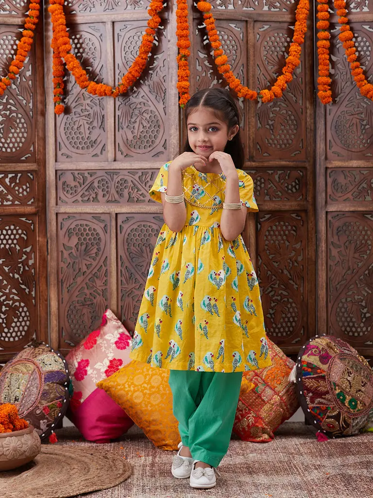 KS-YELLOWPARROT_7_7e08caf8-4160-433e-b200-470d0274666c_1024x1024.webp