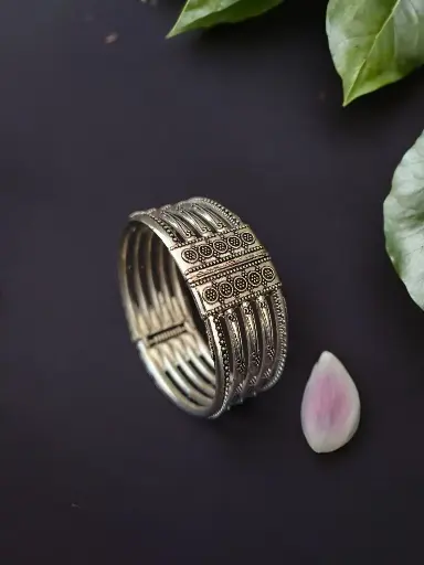Janvi Bracelet