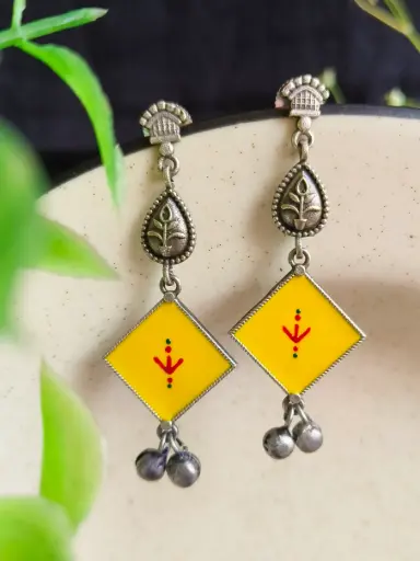 [1905EMDLYLW1351] Gargee Earrings