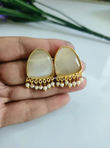 [1578GDSTOWH130] Jaya Earrings