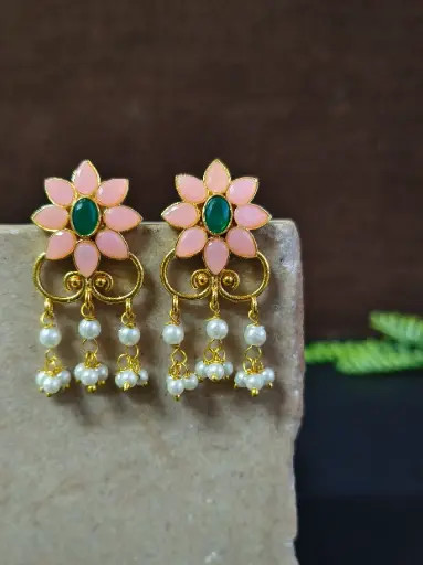 [1627GDSTPNKGRN124] Kusum Earrings