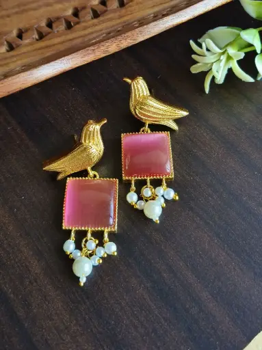 [1773GDDLPNK102] Lata Earrings