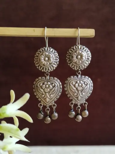 [0014HK1041] Meenal Earrings